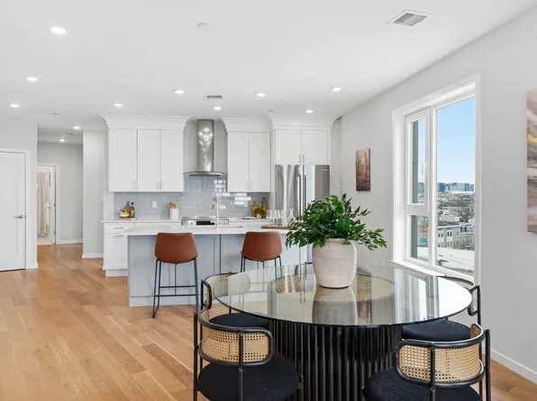 267 Old Colony #606, Boston, MA 02127