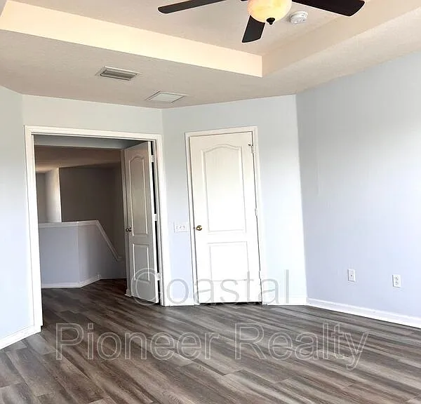 11404 Misty Isle Ln — Photo 14