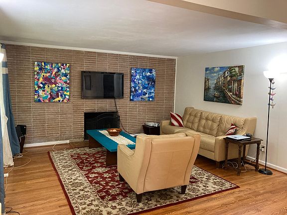 4th image of 4231 University Dr