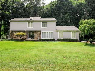 2 Montvieu Ct, Cockeysville, MD 21030