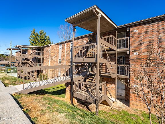 2nd image of 428 Dublin Dr #207