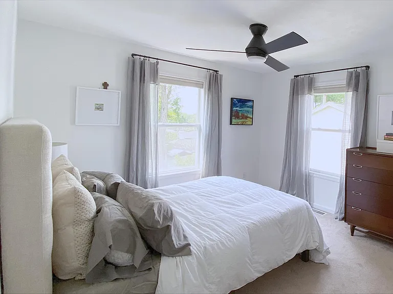 1418 Manton St NE — Photo 9