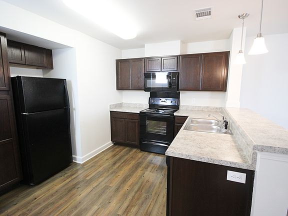 4th image of 200 Water St #12642438