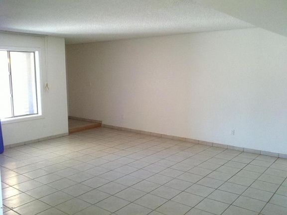 3rd image of 4450 E Sharon Dr
