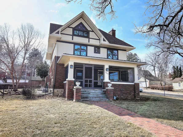 1527 W 4th St, Red Wing, MN 55066