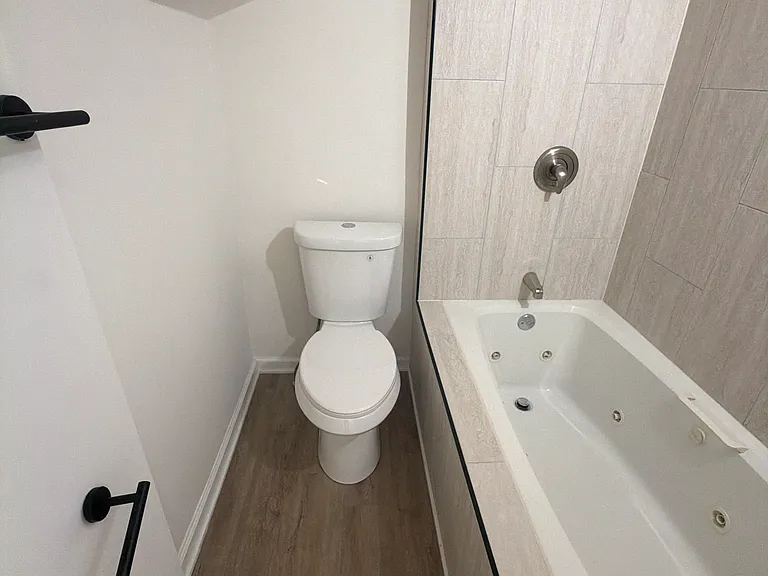 308 E 55th St #4 — Photo 19