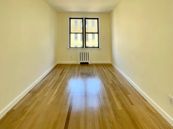 60 East 9th Street image 8 of 27