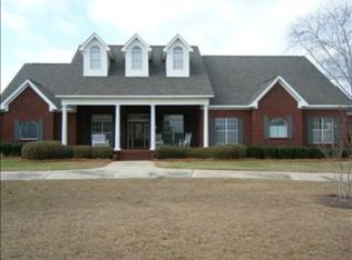 111 Twin Lakes Dr, Dothan, AL 36305