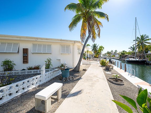 3rd image of 138 Sea Ln