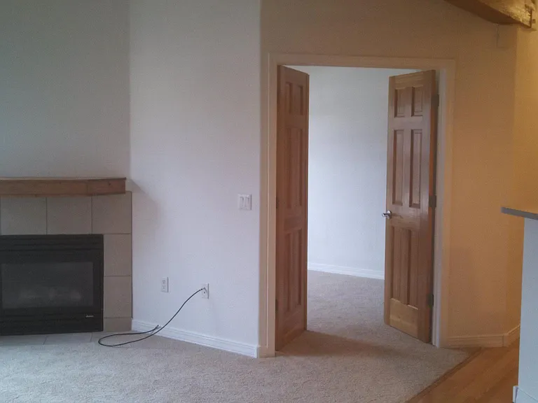 5220 Boardwalk Dr #B12 — Photo 3