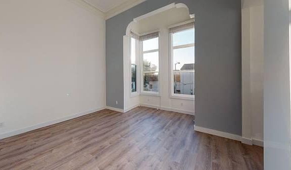 3rd image of 218 Haight St #4