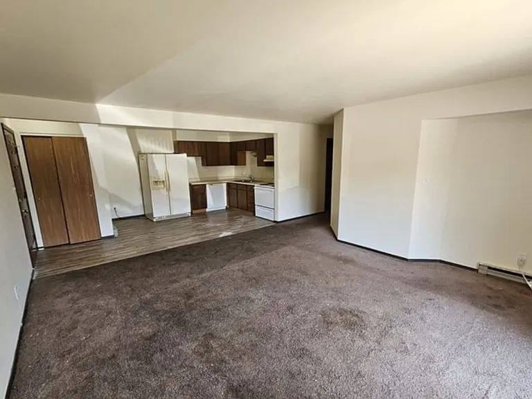 820 W Hillcrest Dr #1 — Photo 3