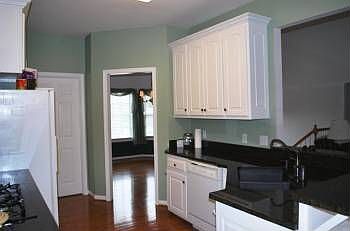 5th image of 108 Towne Lake Dr NE