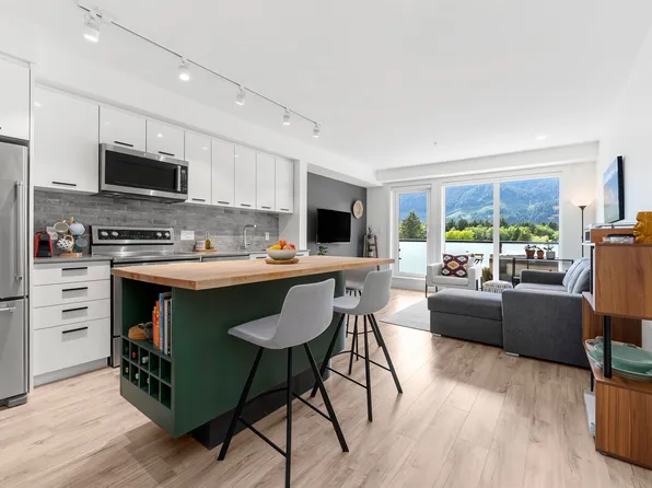 38013 3rd Ave #509, Squamish, BC V8B 0Z8