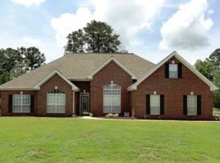 289 First Colony Dr, Columbus, MS 39702