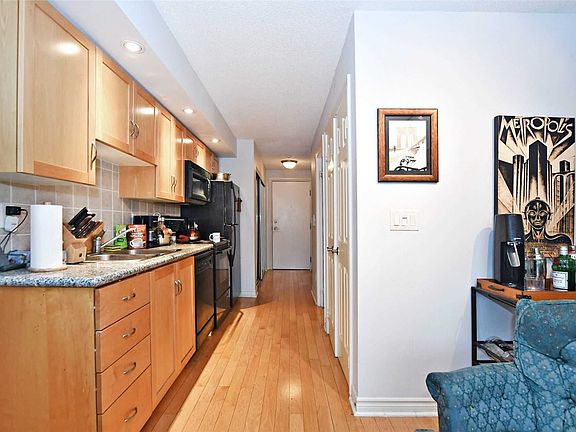 5th image of 250 Wellington St W Unit 334