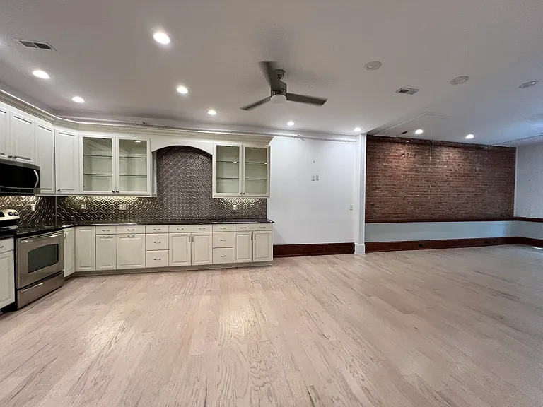 22 Campbell Ave SE #A — Photo 2
