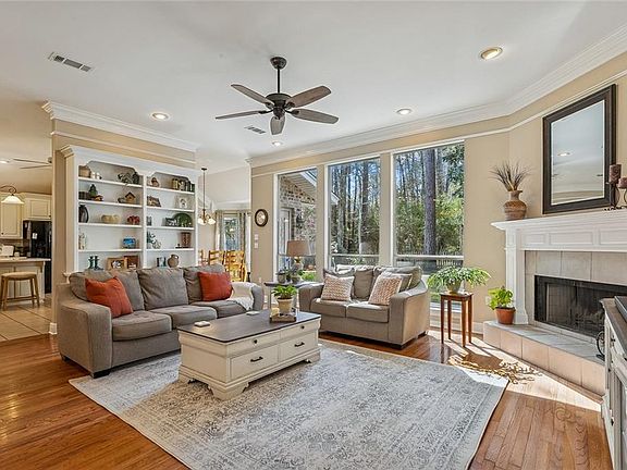 4th image of 530 Markie Dr