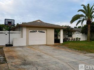 8261 129th St N, Seminole, FL 33776