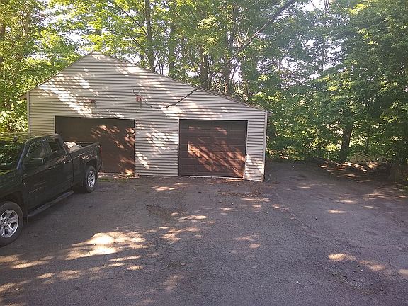 2nd image of 327 Welwood Ave