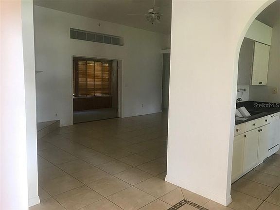 3rd image of 194 Orange Ave