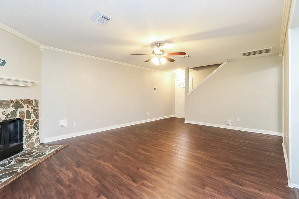 3 bed, 2.5 bath, 1796 sqft, $1,725 — Photo 4