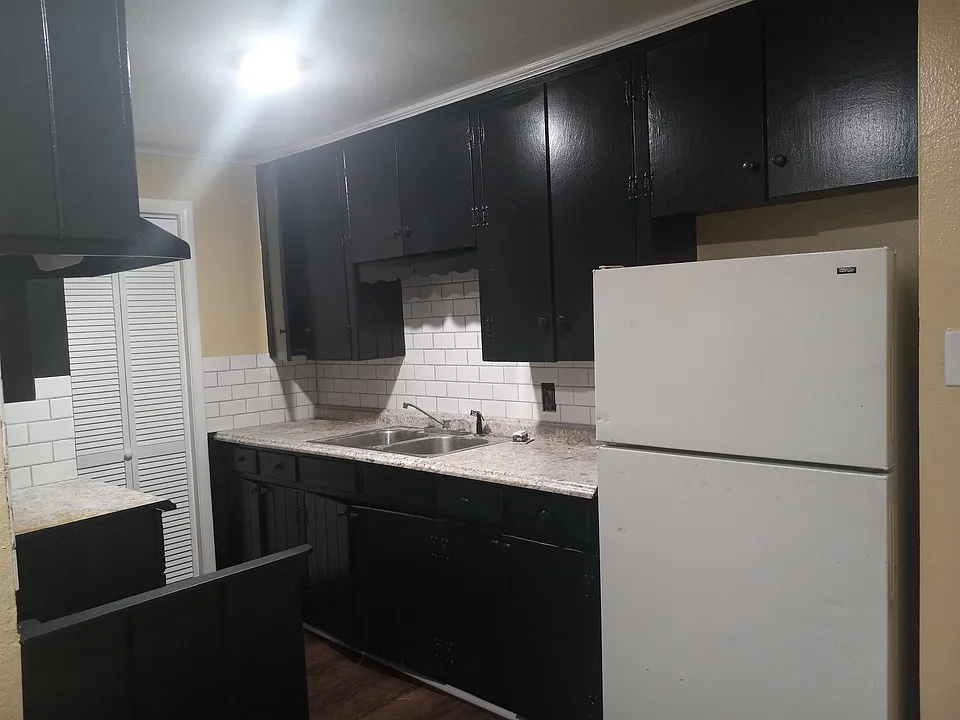 1916 W 14th Ave