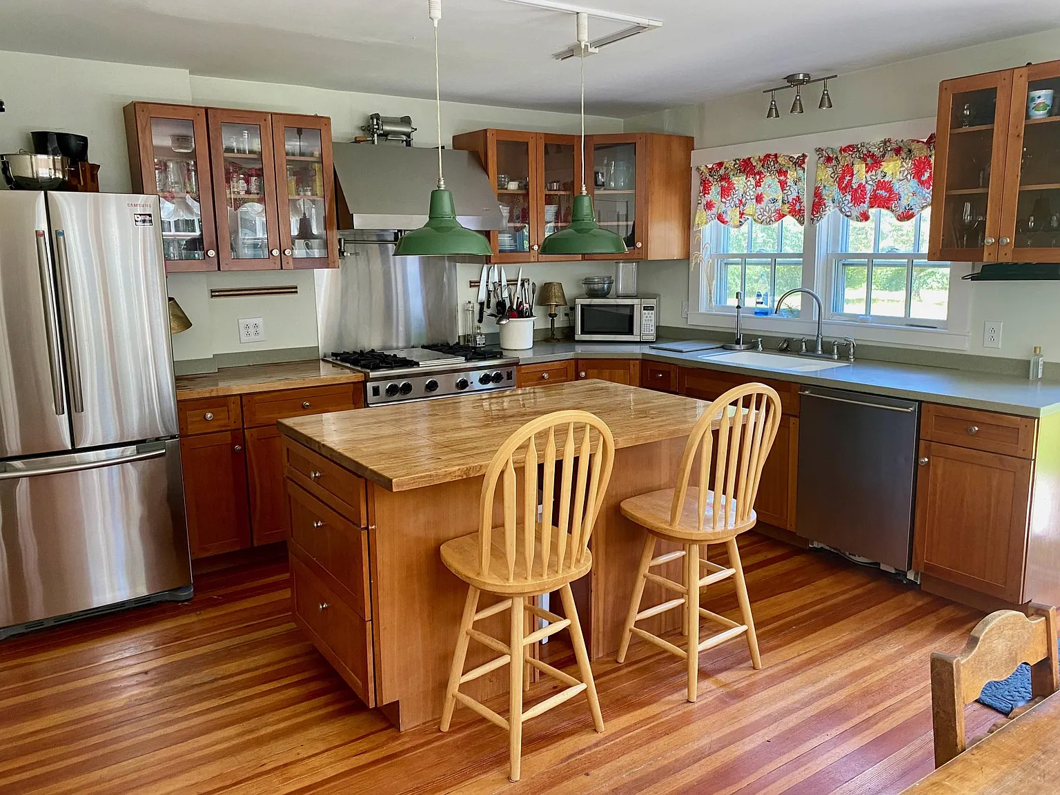 5 bed, 2.5 bath, 1797 sqft, $3,900 — Photo 4