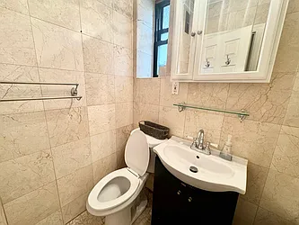 Rented by Papp Realty