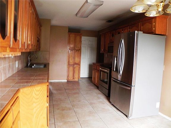 5th image of 2832 Ernesto Dr