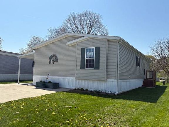 3rd image of 472 Flamingo St