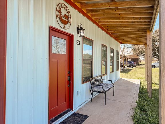 5th image of 83 Elizabeth Dr