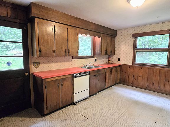 3rd image of 21 Pinhook Road