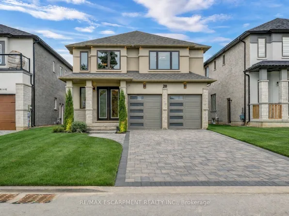 390 Southcote Rd, Hamilton, ON L9G 2V8