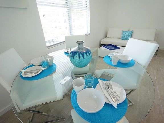 5th image of 1611 Meridian Ave #2XX
