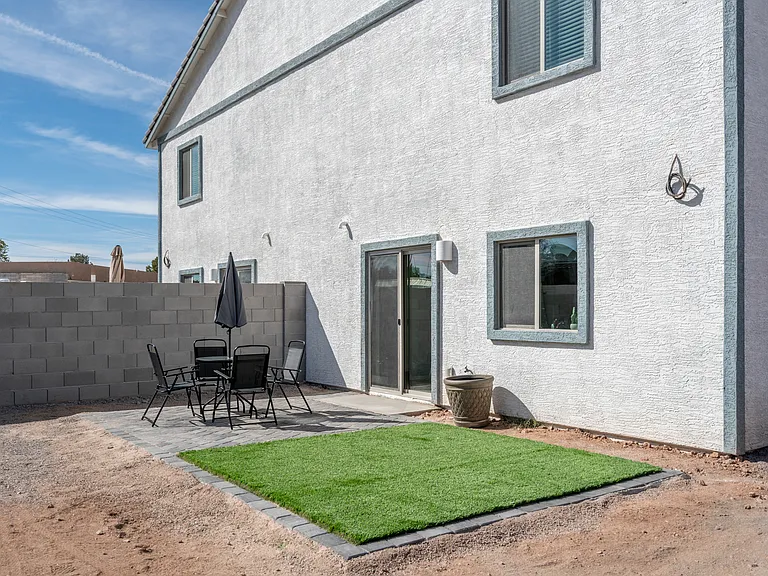 1642 N Cameron St — Photo 18