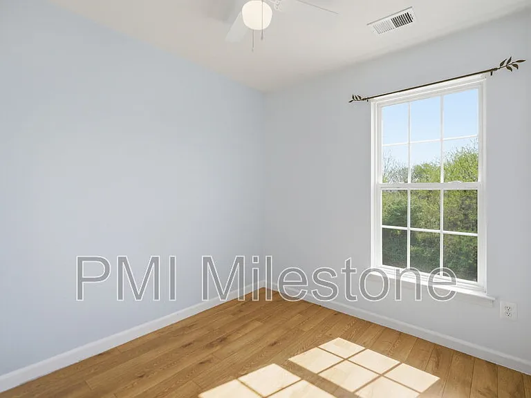 1247 Mare St — Photo 32