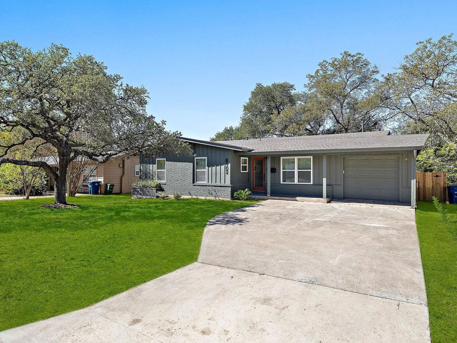 4 bed, 2.5 bath, 2126 sqft, $5,995 — Photo 1