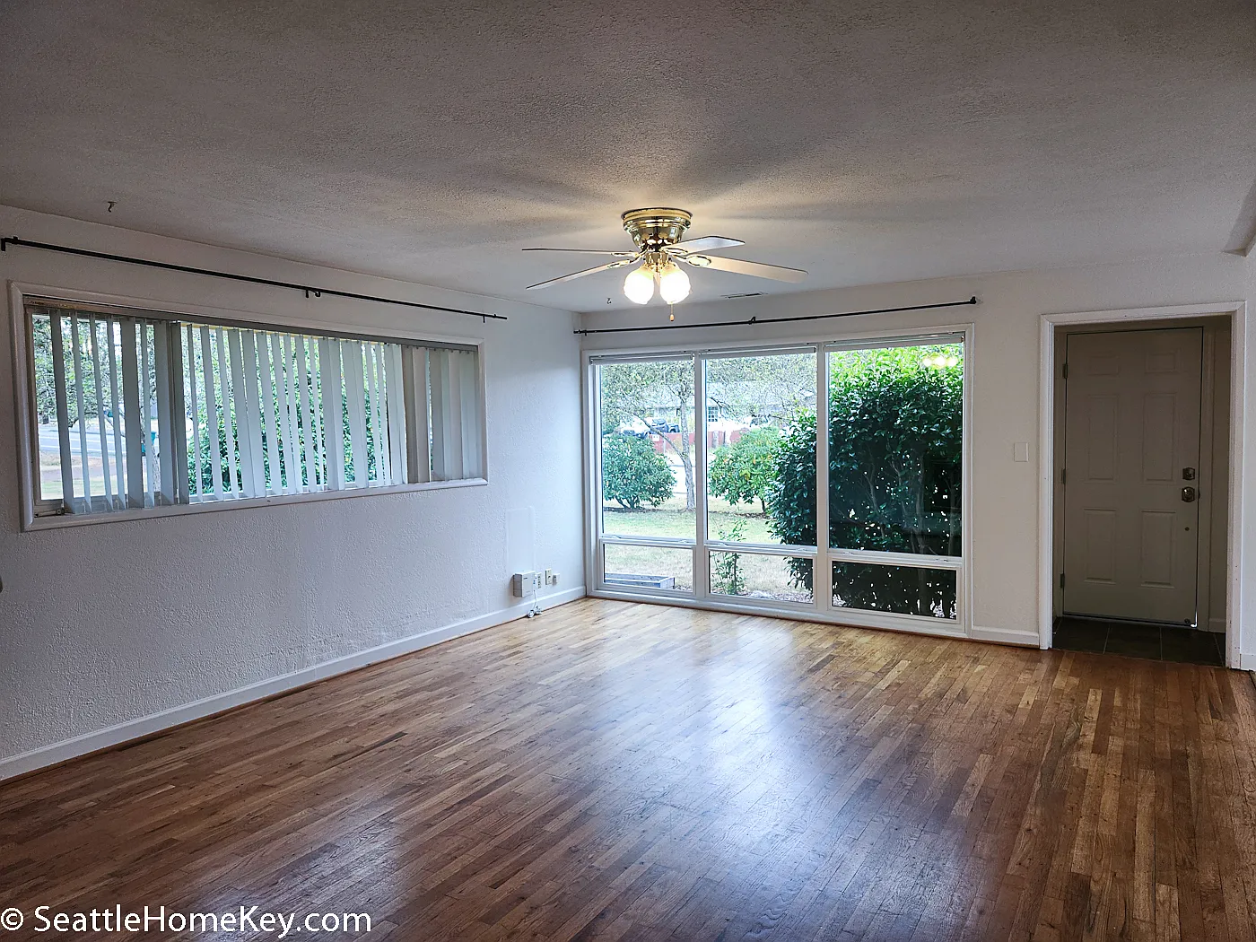 2 bed, 850 sqft, $2,585 — Photo 4
