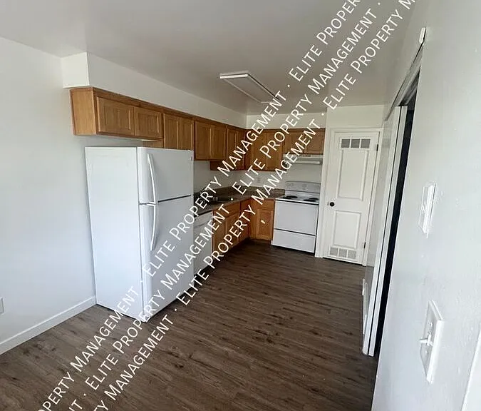 325 E 1000 N #4 — Photo 3