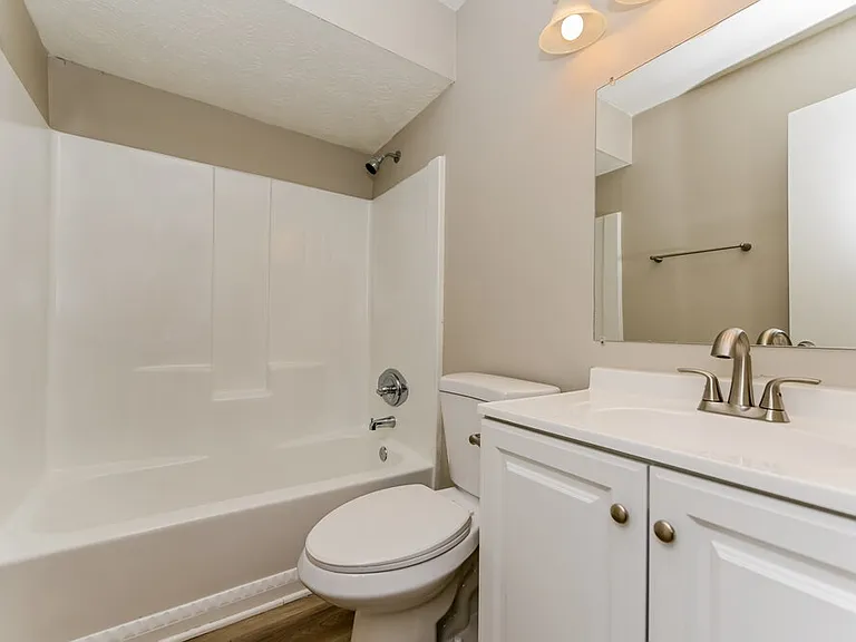 119 Adrian Dr — Photo 10
