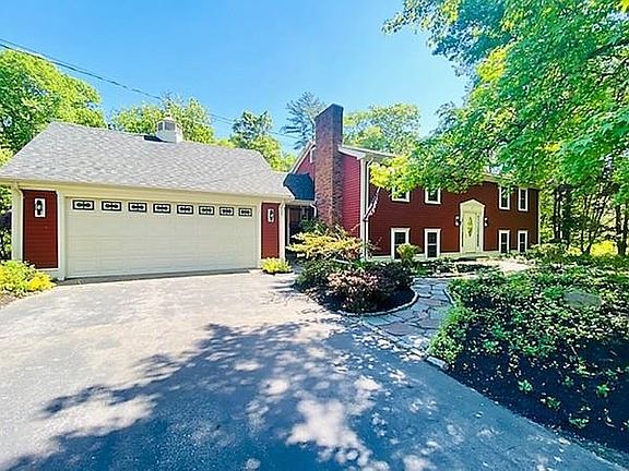 2nd image of 7 Forest Park Dr