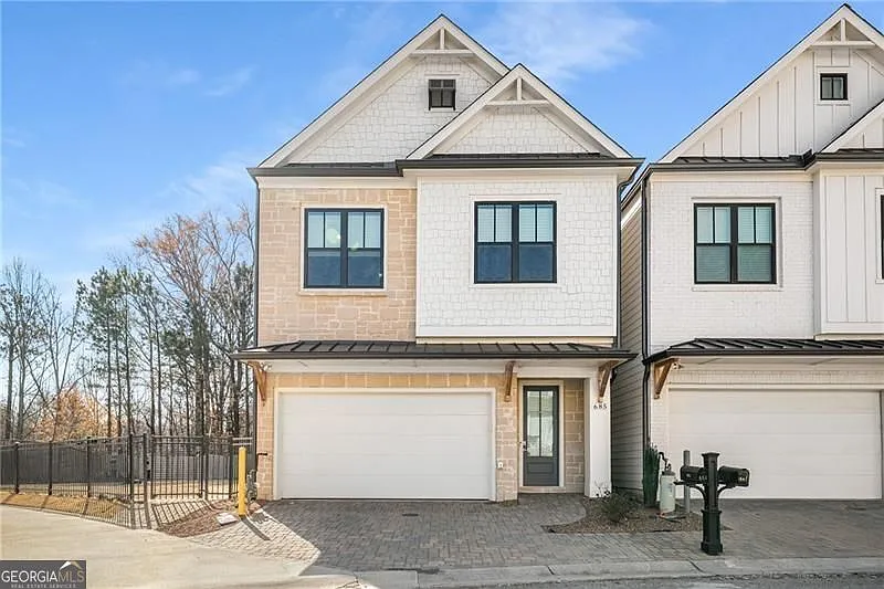685 Stickley Oak Way photo 1