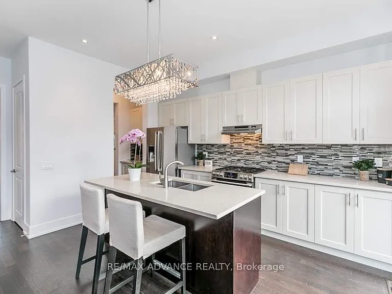 12 Cambray Rd — Photo 14