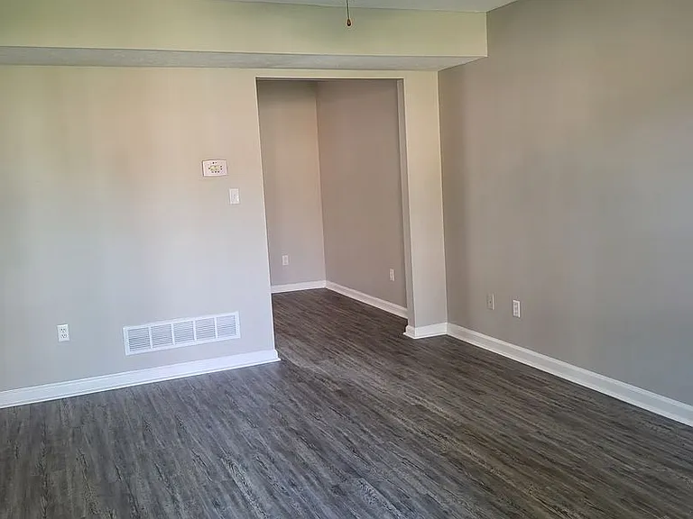1103 Blackberry Ln — Photo 2