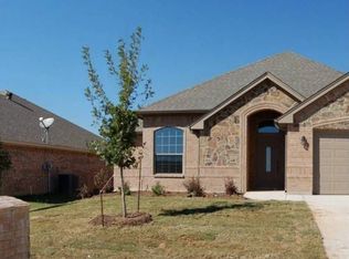 748 Willow Wood Dr, Saginaw, TX 76179