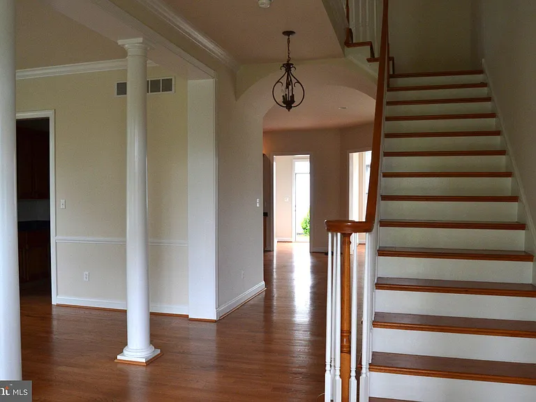 806 Wren Ln — Photo 16
