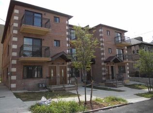 732 E 243rd St, Bronx, NY 10470
