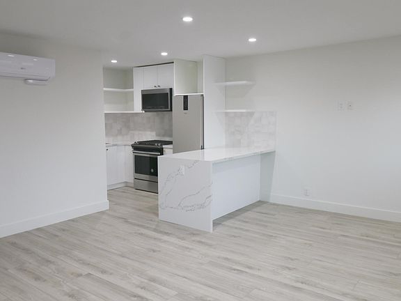 5th image of 1027 N Coast Hwy APT 6