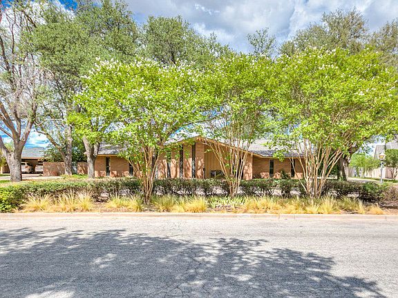 2nd image of 2640 Vista Del Arroyo Dr